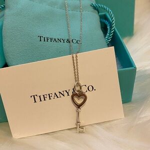 💯Authentic Tiffany Heart Mini key (EUC) + 24” chain (Practically New)